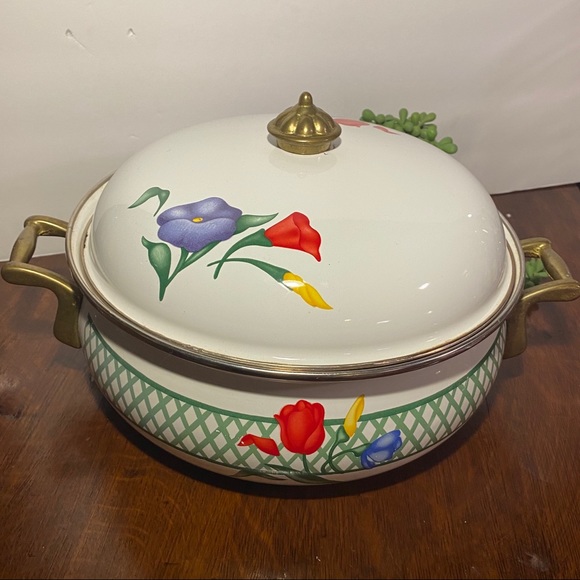 LAST CHANCE Vintage Regency Club Tulip Enamelware Casserole - Picture 4 of 15